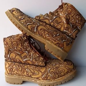 RARE TIMBERLAND BOOTS SIZE 12 USED VERY GOOD CONDITION.